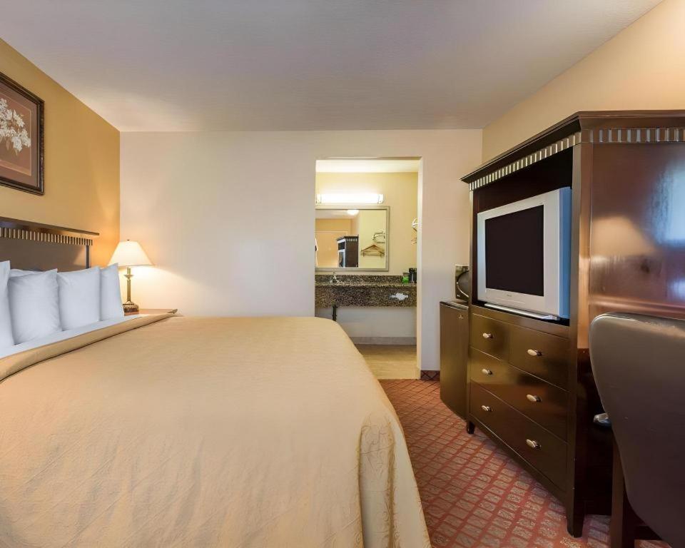 Quality Inn San Bernardino Esterno foto